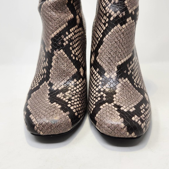 Steve Madden Pixie Gray Snake Print Faux Leather Ankle Boots 6.5 M Stacked Heel - Picture 3 of 8
